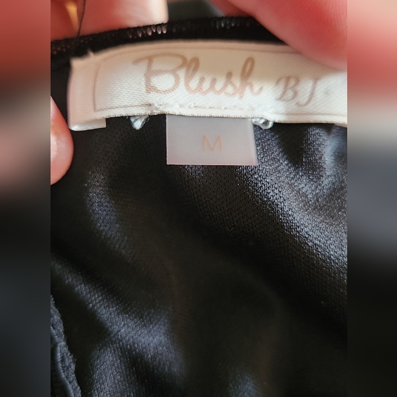 Elegant short dress size M - Picture 7 of 7